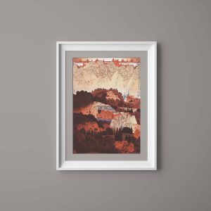 Las hojas de arce otoñales tiñen de rojo las montañas